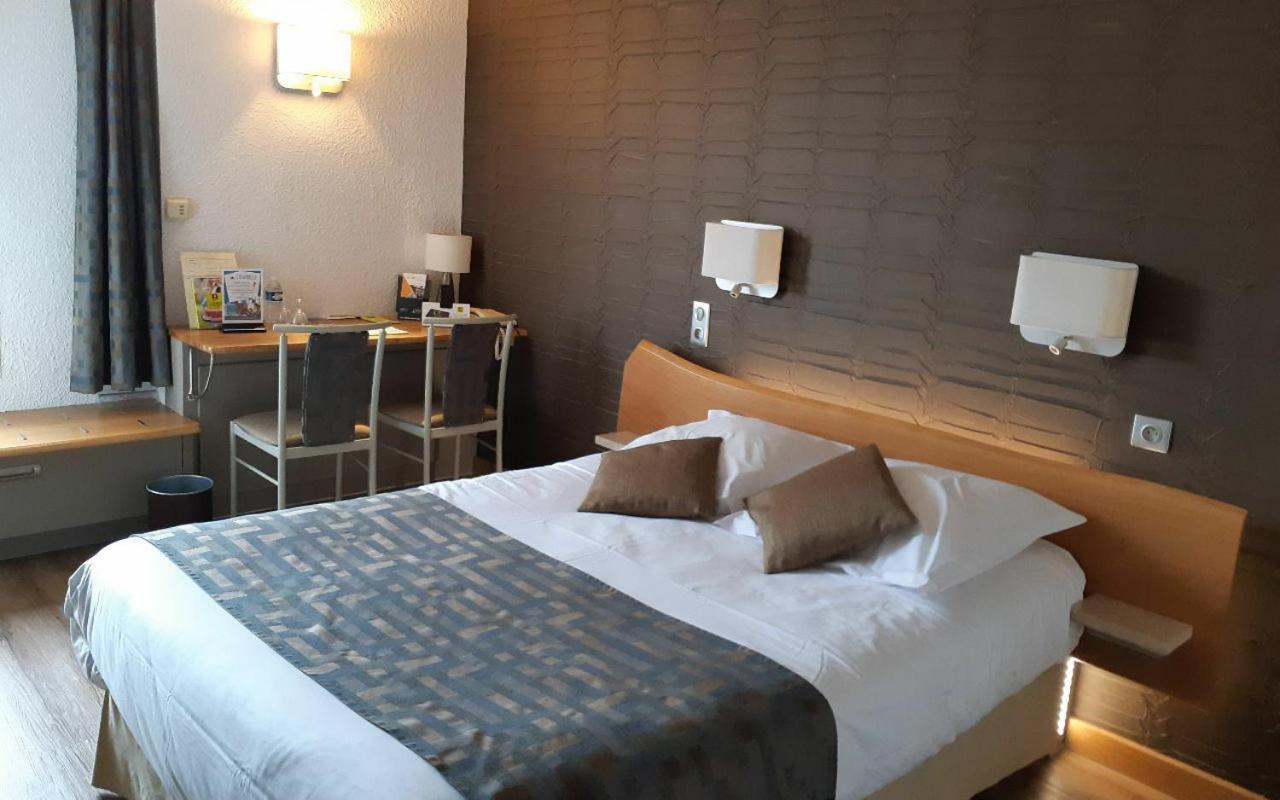 Logis Le Cheval Rouge Hotel